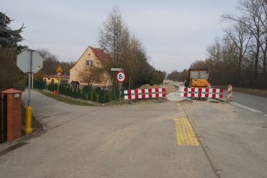 Dotychczasowa zmiana organizacji ruchu na ul. Warszawskiej potrwa jeszcze miesiąc
